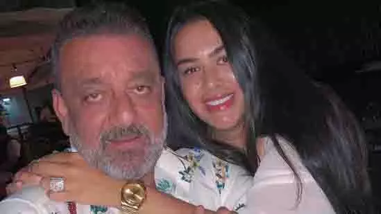 Sanjay Dutt: बेटी त्रिशाला का भावुक नोट, माता-पिता पर लगाए गंभीर आरोप Sanjay Dutt: बेटी त्रिशाला का भावुक नोट, माता-पिता पर लगाए गंभीर आरोप