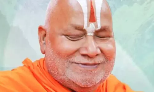 प्रेमानंद पर टिप्पणी से उपजा विवाद, स्वामी रामभद्राचार्य के बयान पर संत नाराज प्रेमानंद पर टिप्पणी से उपजा विवाद, स्वामी रामभद्राचार्य के बयान पर संत नाराज