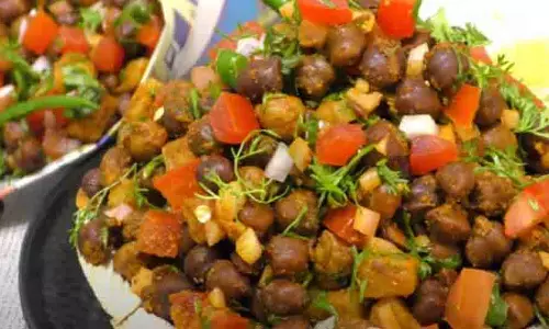 Chana Chaat : दिन की शुरुआत के लिए बेहतरीन व्यंजन Chana Chaat : दिन की शुरुआत के लिए बेहतरीन व्यंजन