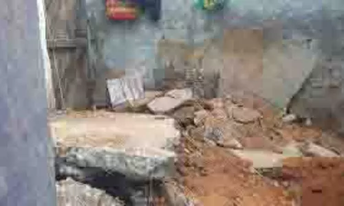 Jammu and Kashmir: धार्मिक समागम के दौरान मकान की छत गिरने से 30 महिलाएं घायल