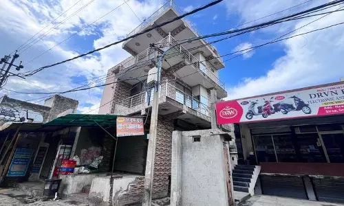 निक्की की हत्या के बाद ग्रेटर नोएडा के सिरसा गांव में सन्नाटा पसरा
