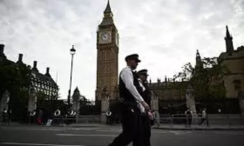 London में भारतीय भोजनालय पर आगजनी के मामले में किशोर समेत दो गिरफ्तार