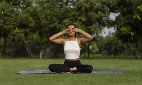 BP Pranayama: हाई ब्लड प्रेशर के कारण घबराहट हो रही है, ये प्राणायाम दिलाएंगे राहत BP Pranayama: हाई ब्लड प्रेशर के कारण घबराहट हो रही है, ये प्राणायाम दिलाएंगे राहत