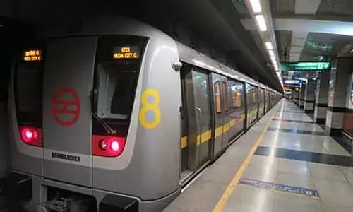 दिल्ली : DMRC द्वारा टिकट की कीमतें बढ़ाए जाने से अब यात्रा महंगी होगी दिल्ली : DMRC द्वारा टिकट की कीमतें बढ़ाए जाने से अब यात्रा महंगी होगी