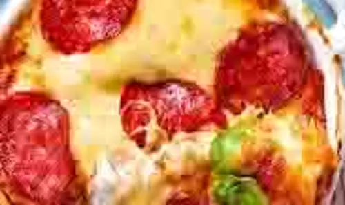 Low Carb Pizza Bowl :कुछ ही मिनटों में लो कार्ब पिज़्ज़ा बाउल बनाएँ Low Carb Pizza Bowl :कुछ ही मिनटों में लो कार्ब पिज़्ज़ा बाउल बनाएँ
