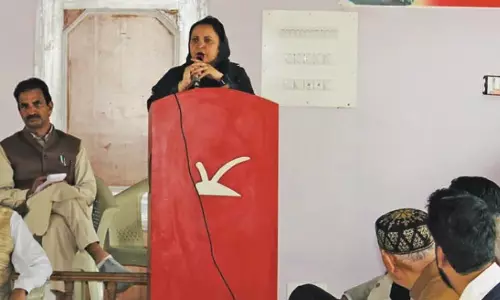 Sakina Itoo ने पुलवामा में एनसी की दक्षिण क्षेत्र की बैठक की अध्यक्षता की Sakina Itoo ने पुलवामा में एनसी की दक्षिण क्षेत्र की बैठक की अध्यक्षता की