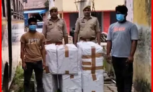 प्राइवेट बस से ये क्या मिल गया! पुलिस के भी उड़े होश, मचा हड़कंप प्राइवेट बस से ये क्या मिल गया! पुलिस के भी उड़े होश, मचा हड़कंप