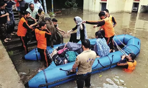 जम्मू, कठुआ, सांबा में मूसलाधार बारिश से जलस्रोत उफान पर