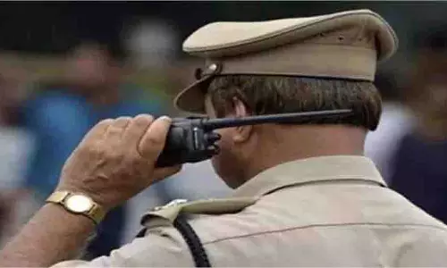 Patna : वाहन जांच के दौरान रुकने का इशारा किया तो बैरिकेड में मारी टक्कर, 3 पुलिसकर्मी घायल Patna : वाहन जांच के दौरान रुकने का इशारा किया तो बैरिकेड में मारी टक्कर, 3 पुलिसकर्मी घायल