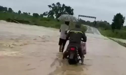 Anuppur: दो दिन की भारी बारिश से बाढ़ का सिलसिला Anuppur: दो दिन की भारी बारिश से बाढ़ का सिलसिला