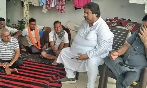 भल्ला के नेतृत्व में कांग्रेस के प्रतिनिधि किश्तवाड़ में बादल के प्रतिबिंब से की मुलाकात भल्ला के नेतृत्व में कांग्रेस के प्रतिनिधि किश्तवाड़ में बादल के प्रतिबिंब से की मुलाकात