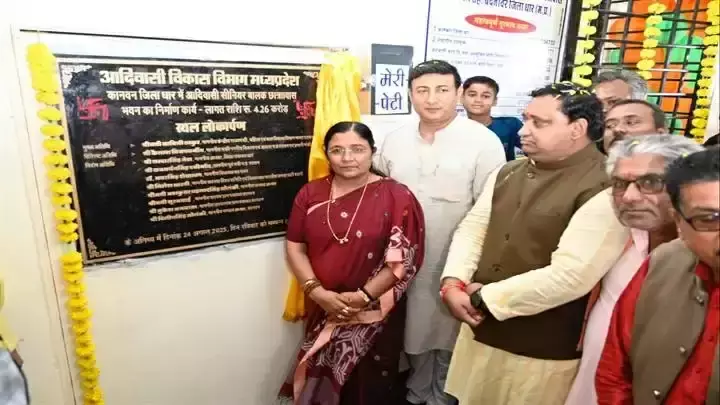 Dhar: केन्द्रीय मंत्री ने बदनावर में विकास परियोजनाएं शुरू कीं