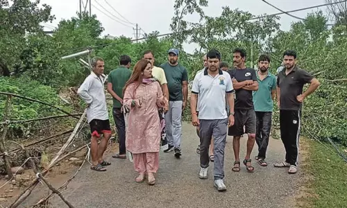 JMC आयुक्त ने वर्षा प्रभावित क्षेत्रों का निरीक्षण कर दिए राहत के आदेश JMC आयुक्त ने वर्षा प्रभावित क्षेत्रों का निरीक्षण कर दिए राहत के आदेश