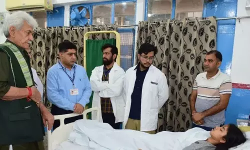 उपराज्यपाल ने चशोती बाढ़ में घायलों का हालचाल जानने के लिए जीएमसी जम्मू का दौरा किया उपराज्यपाल ने चशोती बाढ़ में घायलों का हालचाल जानने के लिए जीएमसी जम्मू का दौरा किया