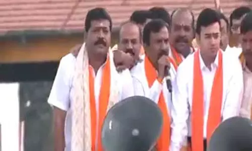 धर्मस्थल हत्याकांड: BJP MP ने मुख्यमंत्री की तत्परता पर उठाए सवाल धर्मस्थल हत्याकांड: BJP MP ने मुख्यमंत्री की तत्परता पर उठाए सवाल