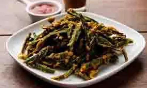 Kurkuri Bhindi Recipe: सिर्फ 10 मिनट में बोरिंग भिंडी को बनाएं मजेदार और कुरकुरी