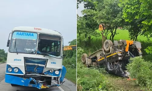 Haryana रोडवेज बस की आमने-सामने की टक्कर में पंजाब के 4 तीर्थयात्रियों की मौत हो गई Haryana रोडवेज बस की आमने-सामने की टक्कर में पंजाब के 4 तीर्थयात्रियों की मौत हो गई