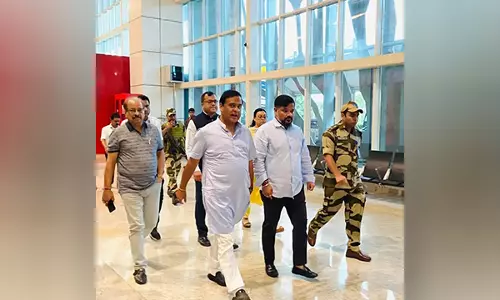CM सरमा का विमान अगरतला डायवर्ट किया गया, मौसम साफ होने के बाद गुवाहाटी में सुरक्षित उतरा CM सरमा का विमान अगरतला डायवर्ट किया गया, मौसम साफ होने के बाद गुवाहाटी में सुरक्षित उतरा
