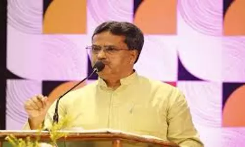 दुर्गा पूजा पर छुट्टियों पर रोक, मेयर गोमोन आयोजन की तैयारी तेज दुर्गा पूजा पर छुट्टियों पर रोक, मेयर गोमोन आयोजन की तैयारी तेज