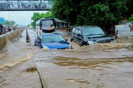 Jaipur: राजस्थान में मूसलधार बारिश से जनजीवन ठप Jaipur: राजस्थान में मूसलधार बारिश से जनजीवन ठप