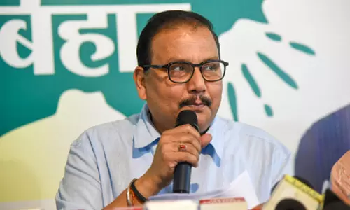 घुसपैठियों के लिए गिरिराज सिंह भी जिम्मेदार: मनोज झा