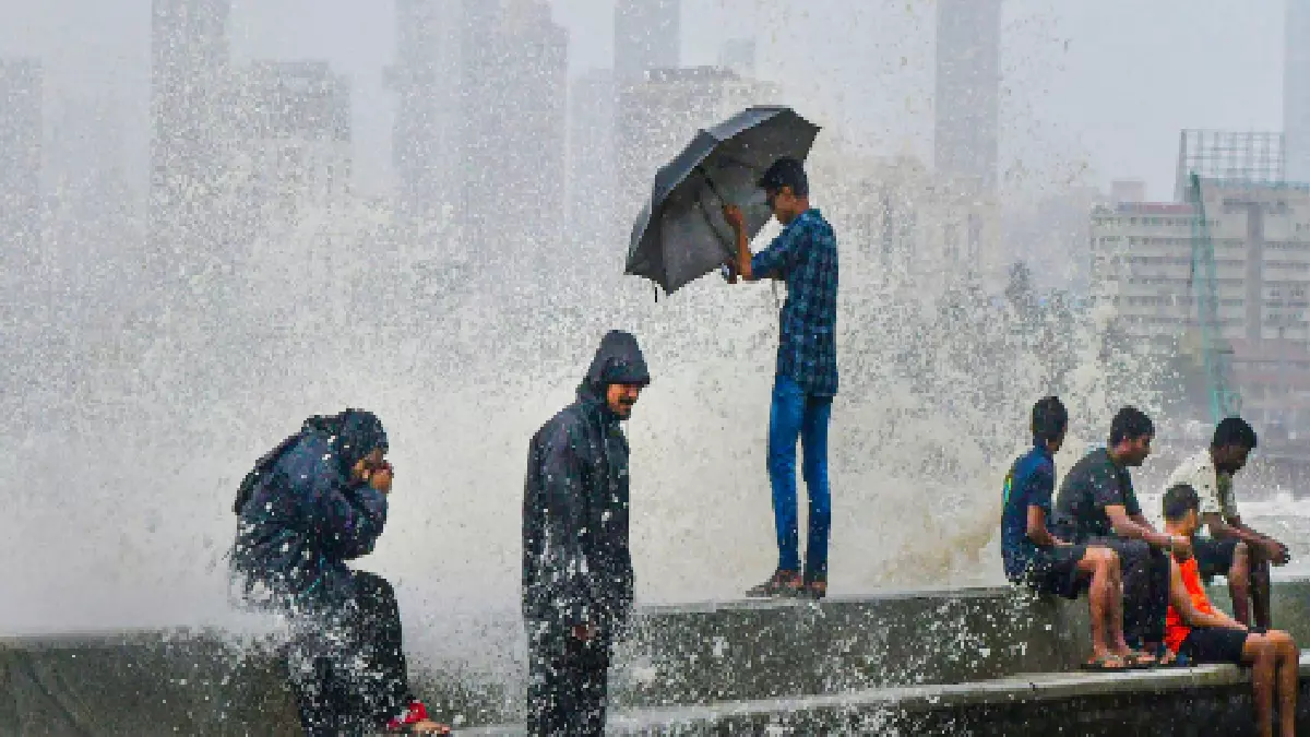 Mumbai: मौसम विभाग ने मुंबई में अलर्ट जारी किया