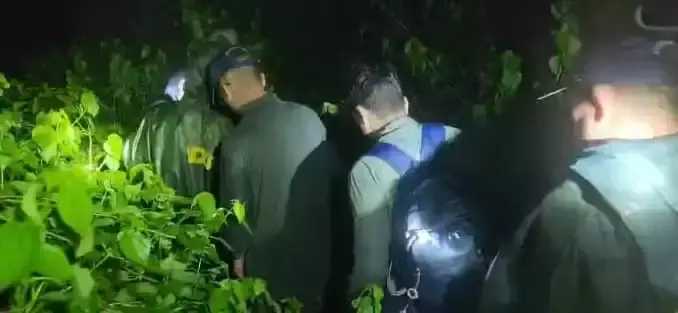 Haridwar: SDRF ने जंगल में फंसे युवकों को सुरक्षित निकाला Haridwar: SDRF ने जंगल में फंसे युवकों को सुरक्षित निकाला