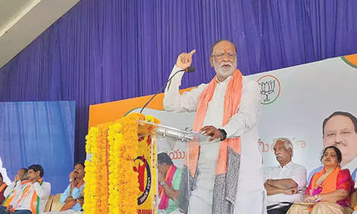 Telangana: स्थानीय निकाय चुनावों से पहले लक्ष्मण ने कार्यकर्ताओं को किया प्रोत्साहित
