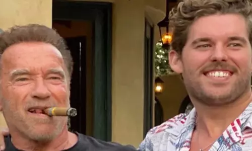 Arnold Schwarzenegger के बेटे क्रिस्टोफर ने अपने शरीर में आए बदलाव को दिखाया Arnold Schwarzenegger के बेटे क्रिस्टोफर ने अपने शरीर में आए बदलाव को दिखाया