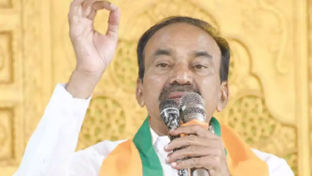 Telangana: एटाला ने निवासियों के मुद्दों को हल करने का वादा किया Telangana: एटाला ने निवासियों के मुद्दों को हल करने का वादा किया