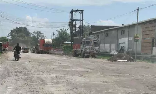 सिरमौर में NH-7 दुःस्वप्न में तब्दील, यात्रियों को भुगतना पड़ रहा है परेशानी सिरमौर में NH-7 दुःस्वप्न में तब्दील, यात्रियों को भुगतना पड़ रहा है परेशानी