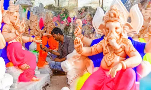 Koppal : भगवान गणेश के आगमन से खुशियां आईं Koppal : भगवान गणेश के आगमन से खुशियां आईं