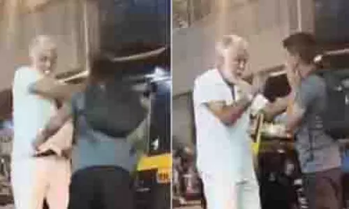 Mumbai: किराए के विवाद में रिक्शा चालक ने किया बेरहमी से हमला Mumbai: किराए के विवाद में रिक्शा चालक ने किया बेरहमी से हमला