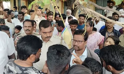Karatagi : सरकारी स्कूल की जमीन पर अतिक्रमण हटाया गया