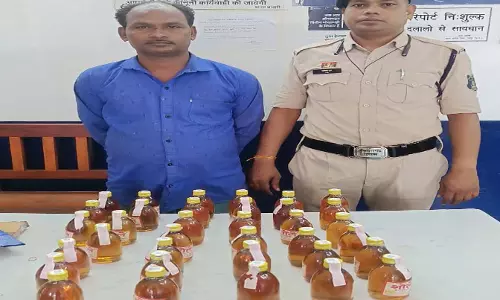 खरोरा पुलिस की बड़ी कार्रवाई, अवैध शराब के साथ आरोपी गिरफ्तार