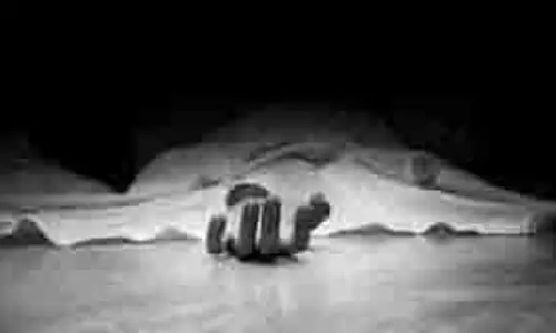 लापता महिला का शव Mumbai के कफ परेड में बहकर आया लापता महिला का शव Mumbai के कफ परेड में बहकर आया