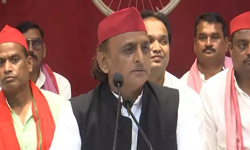 Akhilesh Yadav ने अमित शाह की टिप्पणी पर साधा निशाना Akhilesh Yadav ने अमित शाह की टिप्पणी पर साधा निशाना