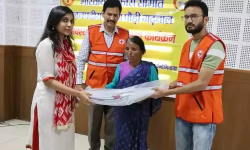 Pauri Garhwal: राहत सामग्री वितरण में रेडक्रॉस ने निभाया योगदान Pauri Garhwal: राहत सामग्री वितरण में रेडक्रॉस ने निभाया योगदान