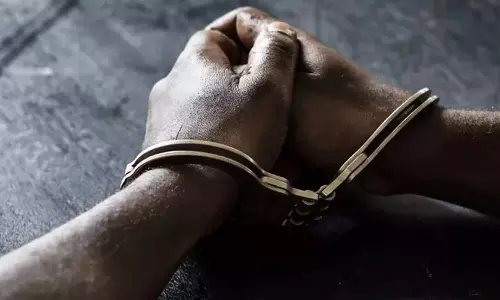 Faridabad: लाखों का गोल्ड बीडिंग फ्रॉड, पुलिस ने की बड़ी कार्रवाई Faridabad: लाखों का गोल्ड बीडिंग फ्रॉड, पुलिस ने की बड़ी कार्रवाई