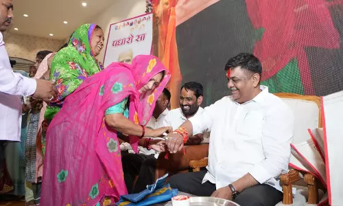Jaipur: ‘बहनों का सम्मान- शक्ति का सम्मान‘ रक्षा सूत्र कार्यक्रम आयोजित Jaipur: ‘बहनों का सम्मान- शक्ति का सम्मान‘ रक्षा सूत्र कार्यक्रम आयोजित