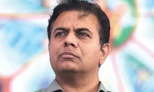 KT रामा राव ने दलबदलू विधायकों को फिर से चुनाव लड़ने की चुनौती दी KT रामा राव ने दलबदलू विधायकों को फिर से चुनाव लड़ने की चुनौती दी