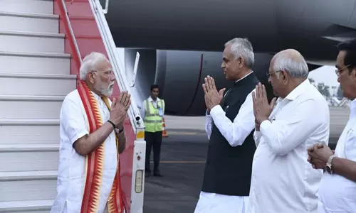 अहमदाबाद में PM मोदी का स्वागत, 5,400 करोड़ की परियोजनाओं का शुभारंभ करेंगे