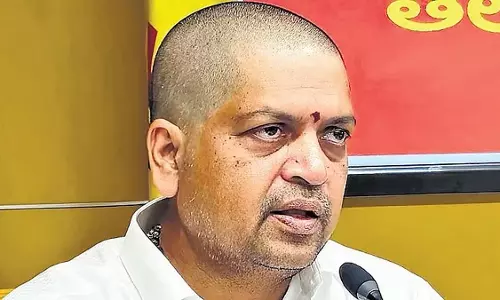 नई समितियाँ टीडीपी को ज़मीनी स्तर पर मज़बूत करेंगी: कोल्लू रवींद्र नई समितियाँ टीडीपी को ज़मीनी स्तर पर मज़बूत करेंगी: कोल्लू रवींद्र