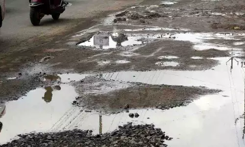 Bhiwandi: सड़क हादसों की बढ़ती कड़ी ने ली कई जानें Bhiwandi: सड़क हादसों की बढ़ती कड़ी ने ली कई जानें
