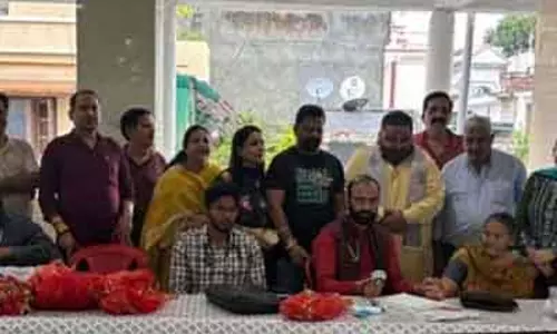 पैदल चलना और हृदय स्वास्थ्य-छोटे कदम, बड़े लाभ: Dr. Sharma पैदल चलना और हृदय स्वास्थ्य-छोटे कदम, बड़े लाभ: Dr. Sharma