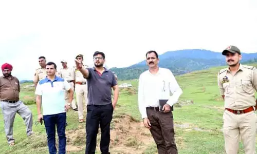 DC ने नौशेरा के सीमांत क्षेत्रों का व्यापक दौरा किया