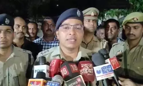 Gonda पुलिस मुठभेड़: शातिर हत्यारोपी अभियुक्त घायल, असलहा और मोटरसाइकिल बरामद Gonda पुलिस मुठभेड़: शातिर हत्यारोपी अभियुक्त घायल, असलहा और मोटरसाइकिल बरामद