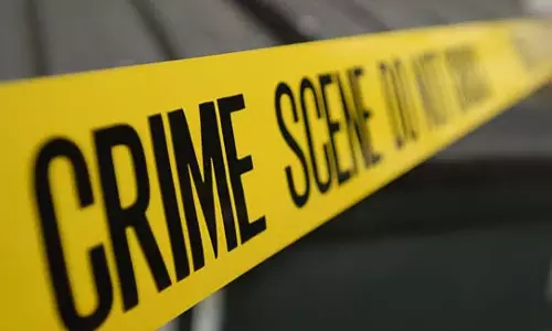 बेटी को ढूंढने में मदद मांगने पर स्कूल टीचर पर हमला