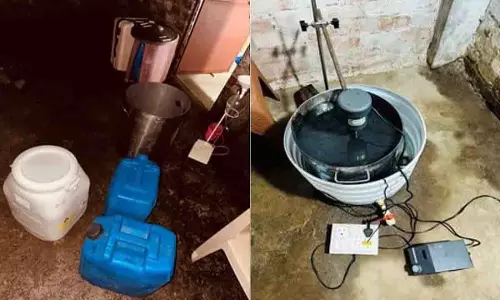 जहरीले धुएं का असर, DRI अधिकारी छापेमारी के बाद बीमार