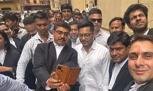 High Court में तृणमूल के वकीलों के रुख के समर्थन से शुरुआत High Court में तृणमूल के वकीलों के रुख के समर्थन से शुरुआत